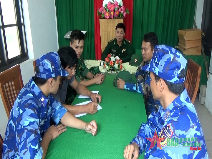 Tàu cảnh sát biển cứu nạn tàu cá QNg 90762TS